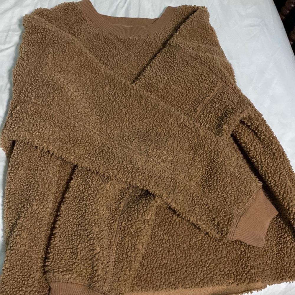 American Eagle Fuzzy Crewneck